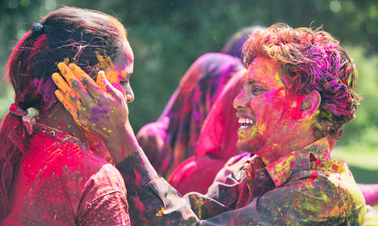 Fêter holi en Inde