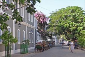Passage à Pondichery lors de ce séjour accoppagné d'un guide francophone