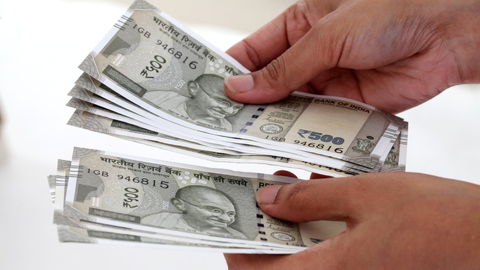 Retirer des roupies en Inde