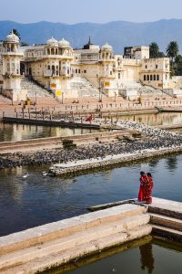 Découverte de a ville de Puhskar lors de votre passage au Rajasthan dans ce séjour en pett groupe préparé pour la fête des couleurs Holi en Inde