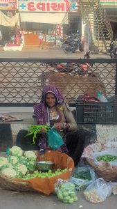 Les femmes de la tribu Garasias au marché de Ambaji au Gujarat