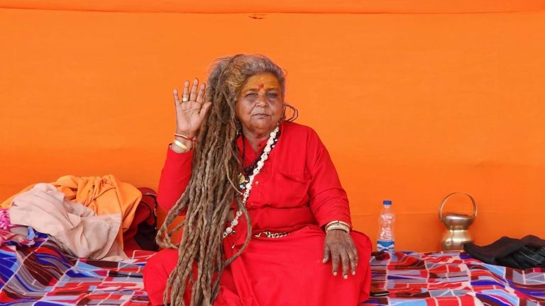 Assitez aux Bain sacré pendant le festival de Rajim mel a qui a lieu en février chaque année au Chattisgarh.